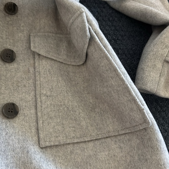 Loft Chic Gray Wool Coat with Belt - Picture 2 of 6